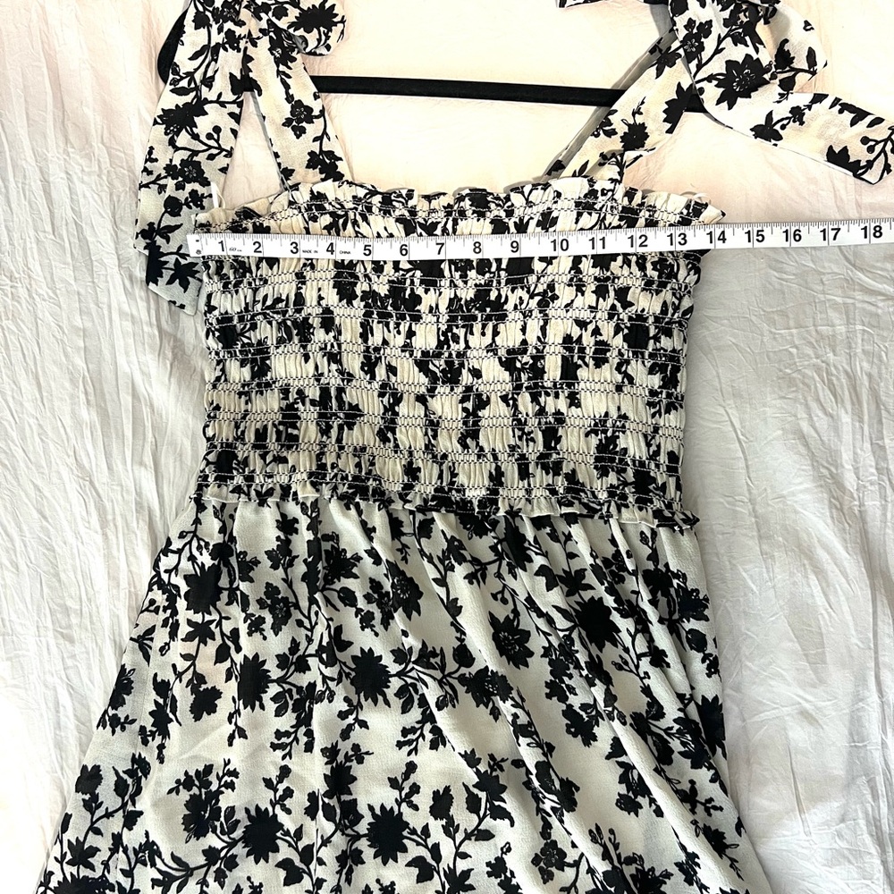 Max Studio Black and Cream Floral Maxi Dress NWT - Picture 6 of 7